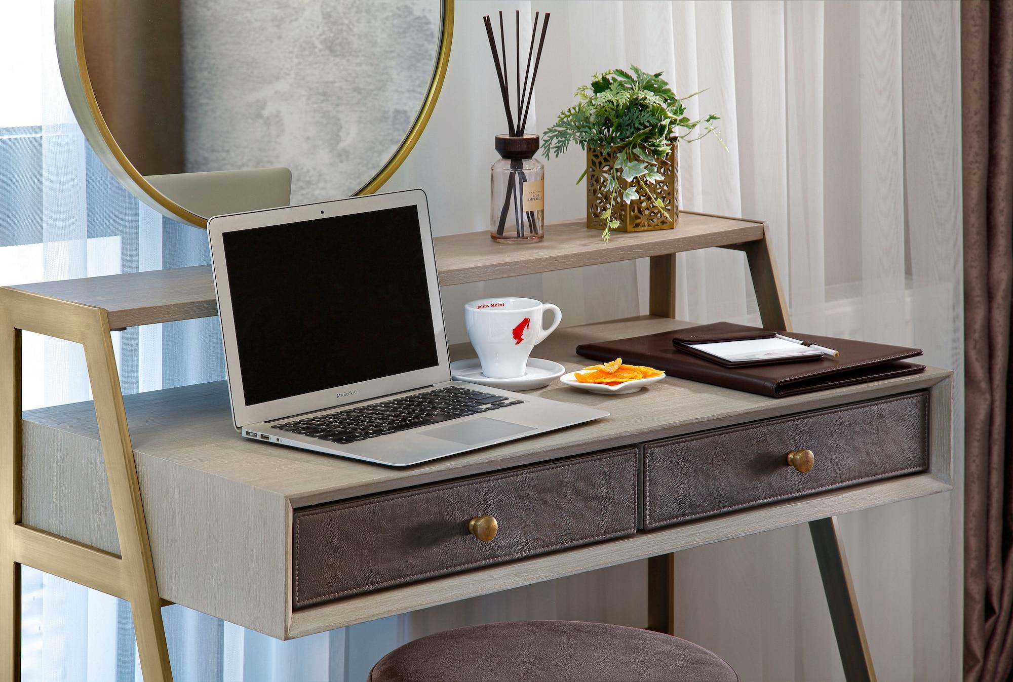 Wanda Vista Istanbul Hotel Luaran gambar A dressing table
